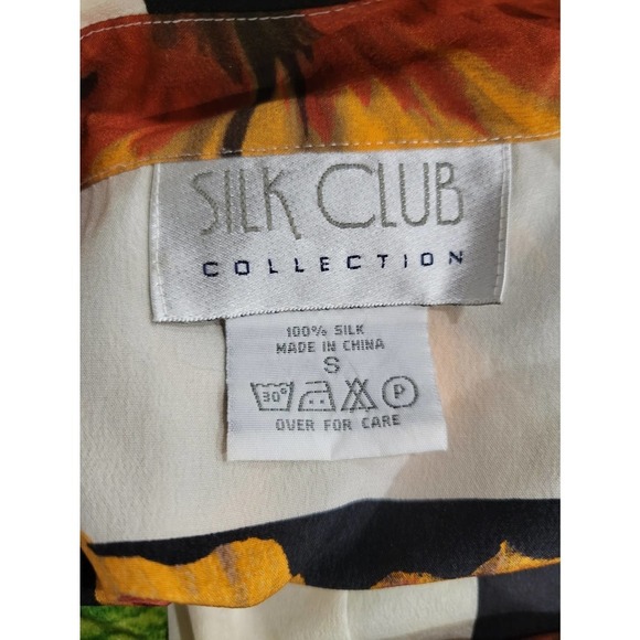 Silk Club Collection Vintage Geometric Leaf Printed Button Down Blouse Size S - Picture 10 of 10